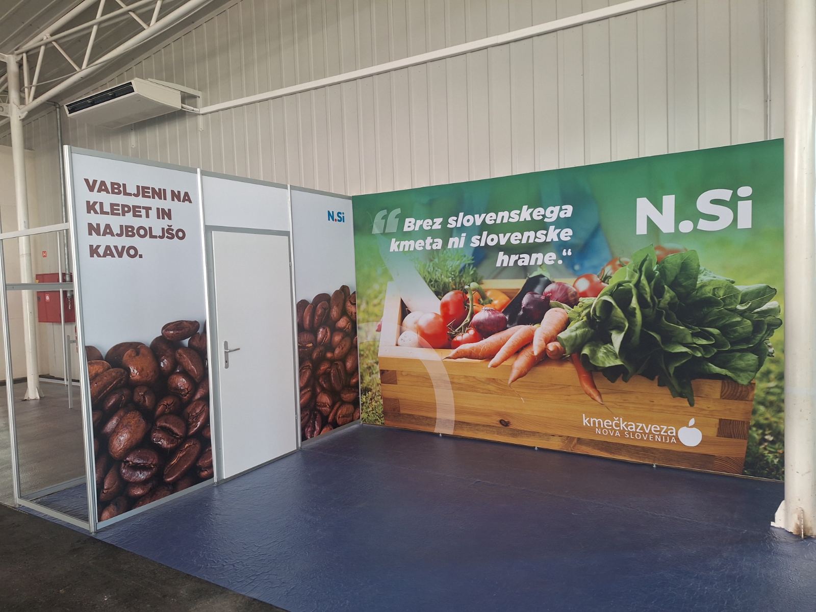 Stojnica WITT in IPRO med zaključno postavitvijo, z lestvami na terenu