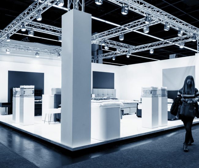 blurred-people-trade-fair-booth